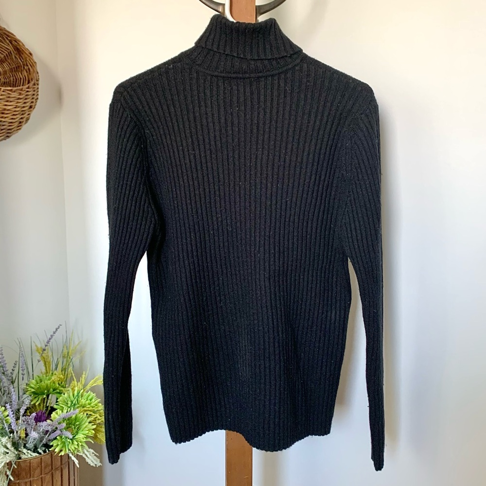 LL Bean 100% Merino Wool Ribbed Knit Turtleneck Sweater in black - Picture 4 of 14
